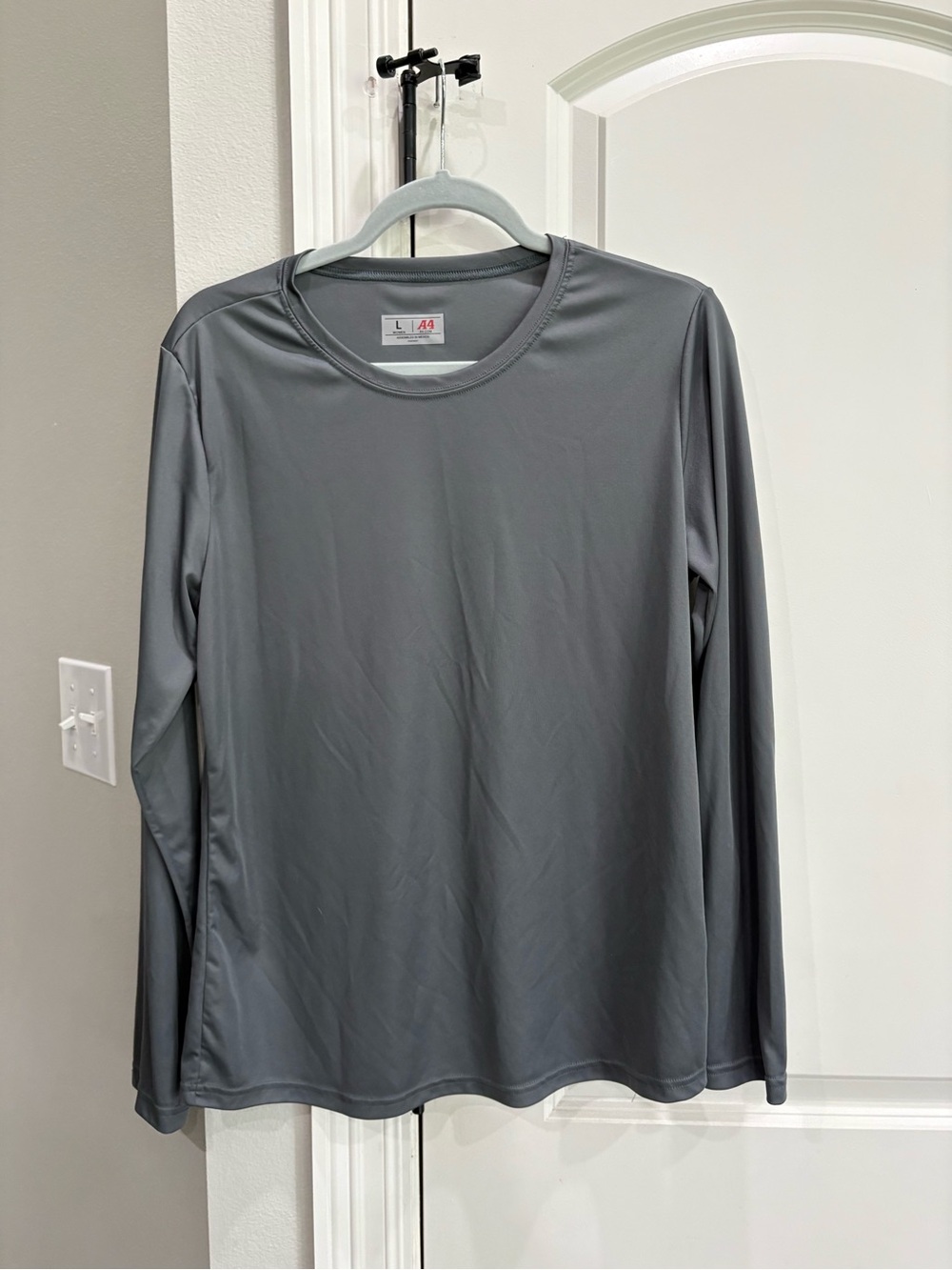 A4 scoop neck long sleeve gray shirt in woman’s large GUC